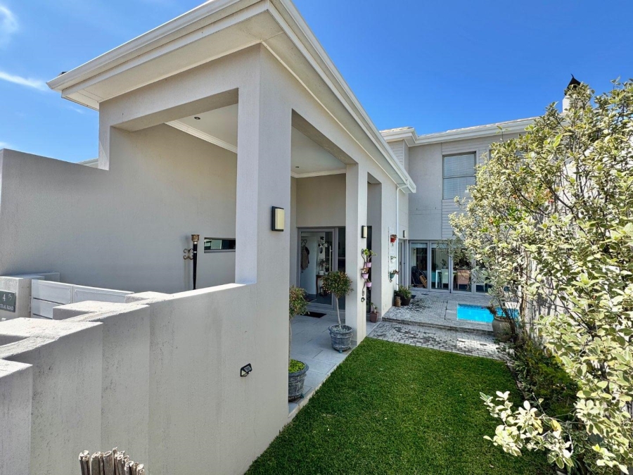 3 Bedroom Property for Sale in Sunset Beach Western Cape